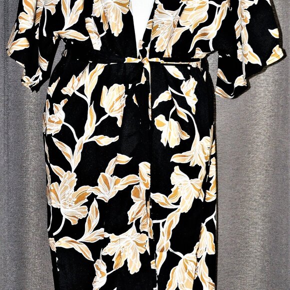 Maison Du Soir Luxe Neutral Floral Robe - NWT! - Picture 5 of 13